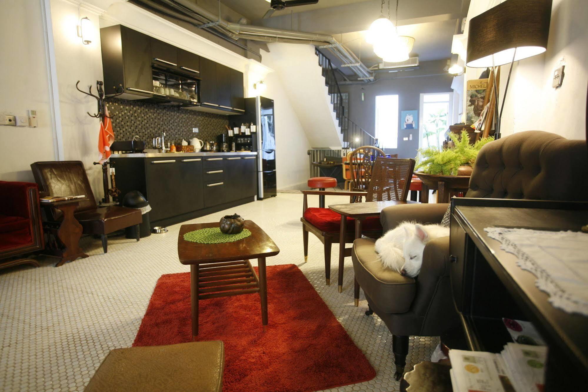 白狗公寓amo B&B市區金三角 東大門夜市 Hualien Dış mekan fotoğraf