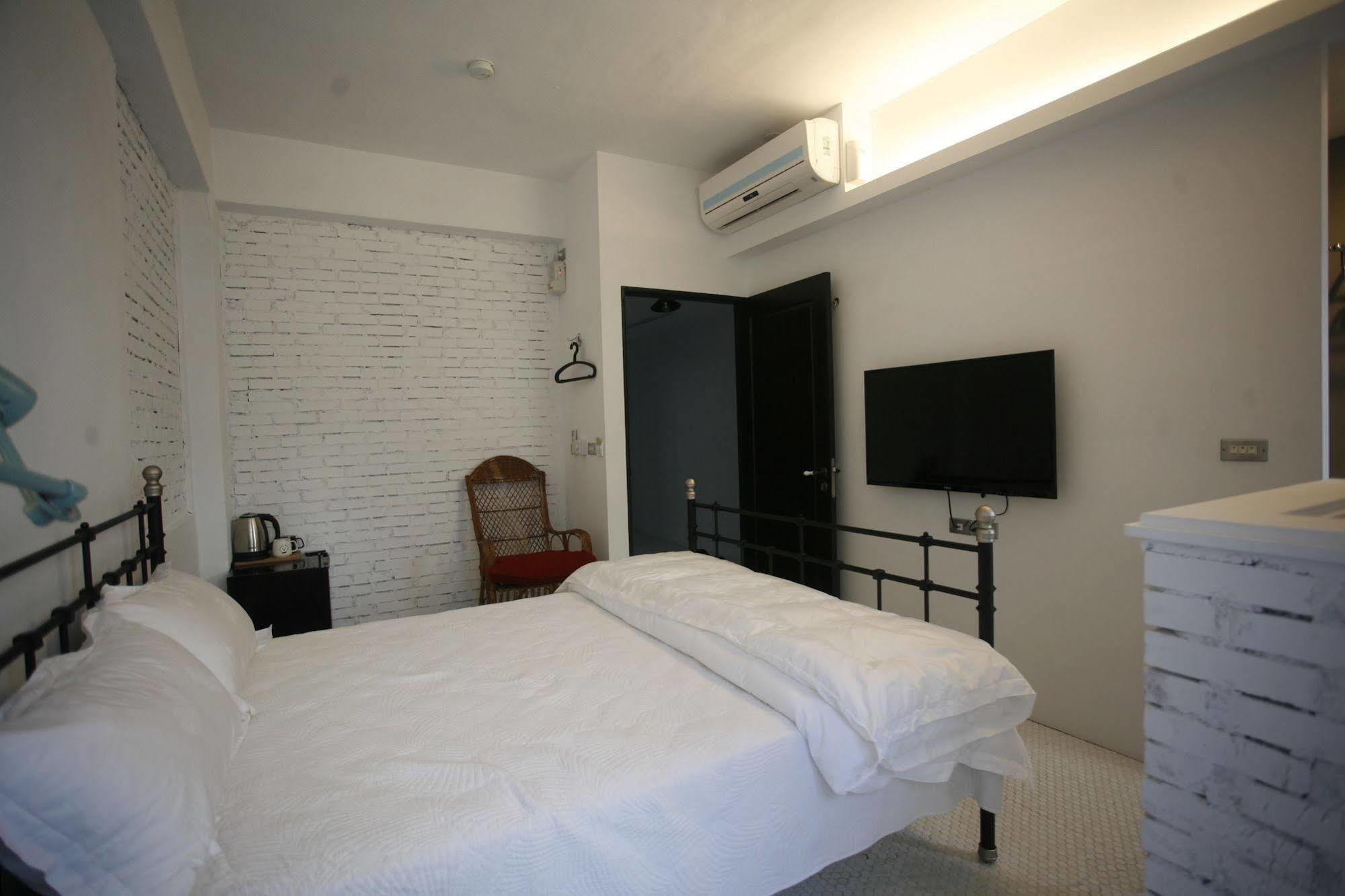 白狗公寓amo B&B市區金三角 東大門夜市 Hualien Dış mekan fotoğraf